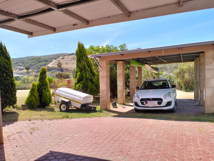 To Let 4 Bedroom Property for Rent in Groot Brakrivier Central Western Cape